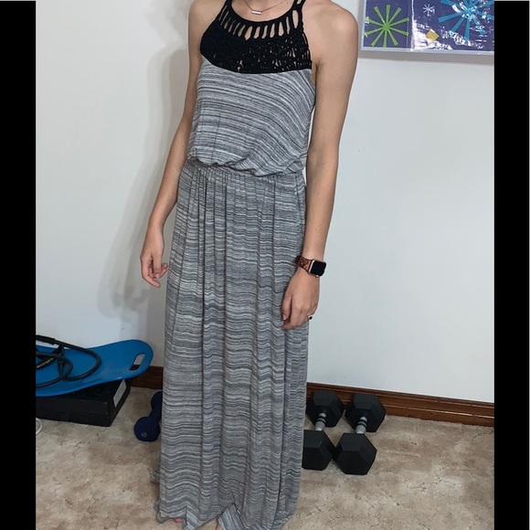 🆕⭐️Maxi Sundress🏖Gray w/Black Stretch Crochet🔆 - Picture 4 of 9